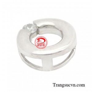 Hãy đến với EVT để diện ngay cho mình những mặt dây đẹp và phù hợp phong cách nhất.