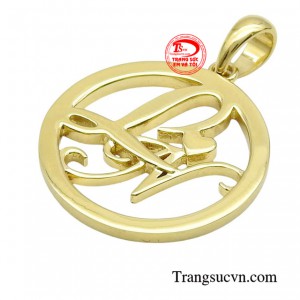 Với thiết kế đơn giản này thì mặt dây này có thể phối kết hợp với nhiều phong cách thời trang khác nhau từ cổ điển đến hiện đại.