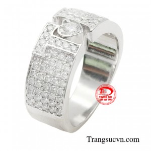Nhẫn kim cương vàng trắng cao cấp là biểu tượng của sự sang trọng và đẳng cấp, thể hiện gu thẩm mỹ tinh tế của phái mạnh.