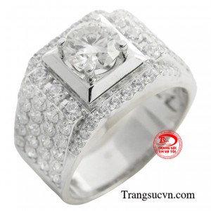 Từ xưa, vàng trắng được xem là biểu tượng của sự may mắn và luôn mang lạo thành công cho chủ sở hữu.