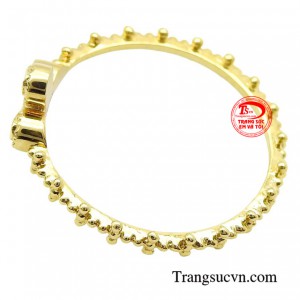 Sản phẩm thể hiện sự cuốn hút riêng biệt và chất lượng vật liệu bảo đảm uy tín. 