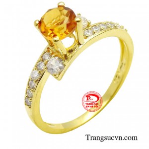 Màu vàng của thạch anh mang đến cảm giác tươi tắn và tràn đầy năng lượng.