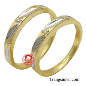 Cặp nhẫn cưới chính là biểu tượng của tình yêu, là đánh dấu một bước ngoặt mới trong cuộc đời của các cặp đôi.