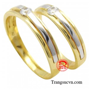 Cặp nhẫn cưới là kỉ vật chúc phúc cho đôi vợ chồng trong ngày trọng đại của cuộc đời mình.
