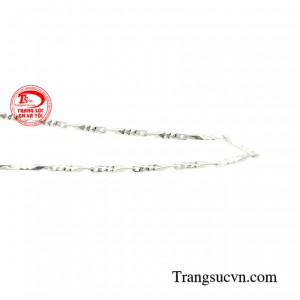 Với mong muốn phái đẹp khi mang chiếc dây chuyền này cũng sẽ tỏa sáng theo cách riêng của bạn.