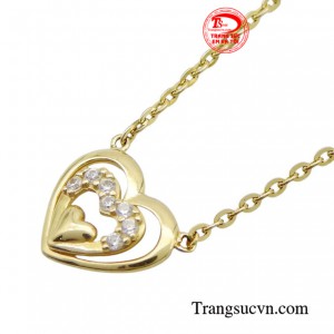 Ngoài ra hình ảnh hai trái tim lồng vào nhau còn tượng trưng cho sự hòa hợp và sự đồng điệu giữa hai tâm hồn, luôn mang lại những điều may mắn và hạnh phúc.