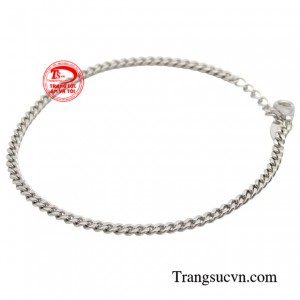 Chiếc lắc tay biểu tượng vủa sự may mắn và hạnh phúc.