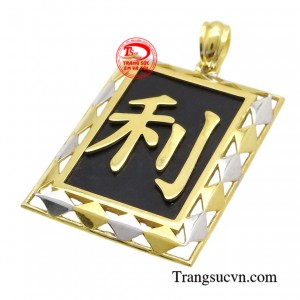 Việc sở hữu một chiếc mặt dây vàng sẽ giúp bạn khẳng định vị thế của mình trong xã hội và cảm thấy tự tin hơn khi giao tiếp và tạo ấn tượng tốt với người đối diện.