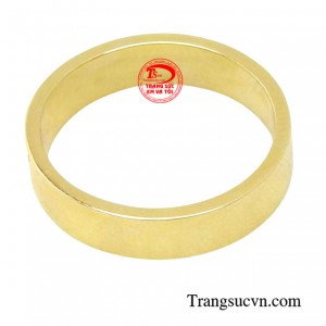 Chiếc nhẫn vàng trơn 18k không chỉ là một món đồ trang sức, mà còn mang nhiều ý nghĩa sâu sắc.