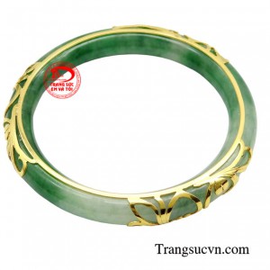 Ngoài ra vòng ngọc còn được xem là bùa hộ mệnh, bảo vệ sức khỏe và tinh thần của chủ nhân tránh được những nguồn năng lượng tiêu cực từ môi trường bên ngoài.