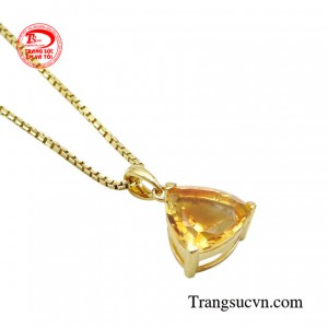 Khi sử dụng trang sức bằng đá thạch anh màu vàng, người đeo cảm thấy tự tin hơn đồng thời dễ dàng thiết lập, cải thiện những mối quan hệ xung quanh.