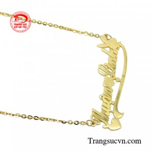 Dù bạn diện trang phục hàng ngày, trang phục công sở, hay trang phục dự tiệc thì chiếc dây luôn tạo nên vẻ đẹp cuốn hút và độc đáo.