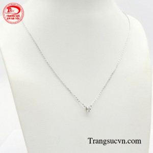 Sản phẩm giúp các quý cô khẳng định phong cách riêng, cá tính và thu hút ánh nhìn.