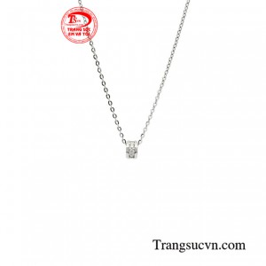 EVT luôn mang đến cho quý khách hàng những mẫu dây chuyền đẹp và phù hợp phong cách.