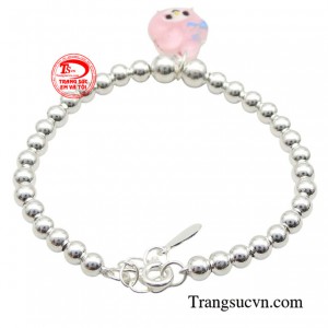 Lắc bi bạc trẻ em dễ thương được chế tác độc đáo, kiểu dáng xinh xắn thích hợp đối với các bé cò làn da nhạy cảm.