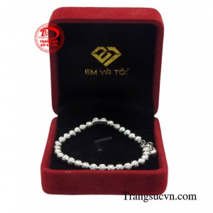 Sản phẩm được giao hàng toàn quốc.