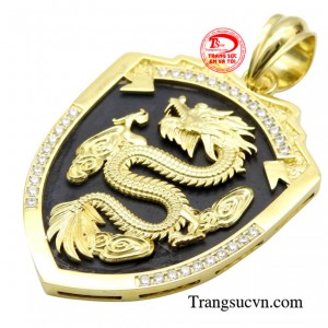 Mặt dây rồng phú quý  giúp kích hoạt tài lộc, hút may mắn rất cần với các doanh nhân, quý ông.