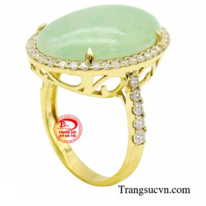 Nhẫn ngọc bình an được chế tác trên chất liệu vàng 18k mang lại độ bền đẹp và đảm bảo chất lượng.