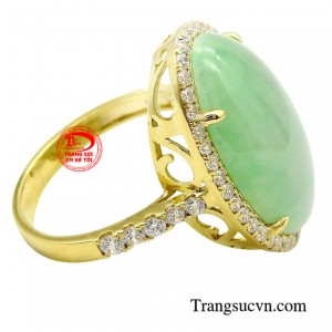 Nhẫn ngọc bình an là món trang sức rất phù hợp làm quà tặng vợ, tặng mẹ, bà vào các dịp lễ tết hay các ngày trọng đại.