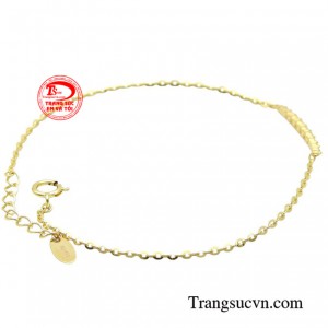 Ngoài những bộ đồ sang trọng thì chiếc lắc tay sẽ góp phần không nhỏ vào cách phối đồ của bạn.