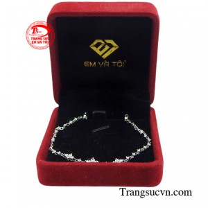 Sản phẩm được giao hàng toàn quốc.