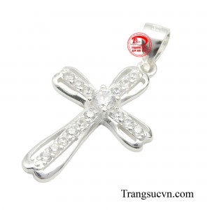 Nhờ ý nghĩa thiêng liêng cộng với kiểu dáng thời trang nên thánh giá đã trở thành nguồn cảm hứng sáng tạo cho các nhà hoàn kim chế tác trang sức.