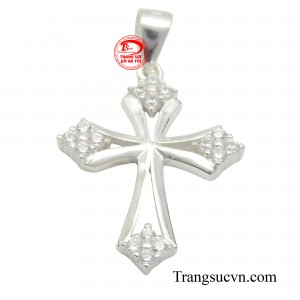 Mặt dây được làm từ chất bạc 925 độ bền, độ sáng bóng và khả năng chống oxy hóa tương đối tốt.