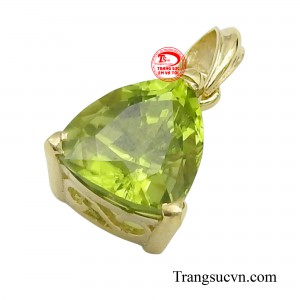 Với thiết kế mặt dây nhỏ nhắn giúp các nàng phối được với nhiều những bộ trang phục khác nhau từ đơn giản đến cầu kì.