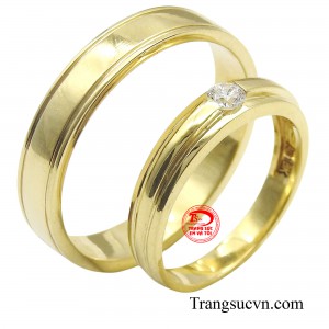 Cặp nhẫn cưới chính là kỉ vật thiêng kiêng không thể thiếu trong ngày trọng đai của các cặp đôi. 