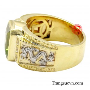 Đeo chiếc nhẫn peridot trên người giúp các anh luôn khẳng định mình và thu hút mọi ánh nhìn đối với người xung quanh.