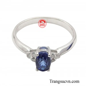 Sản phẩm không chỉ làm nổi bật lên vẻ yêu kiều của những cô nàng mà còn toát lên khí chất mạnh mẽ, cá tính của những cô gái trẻ trung, hiện đại.