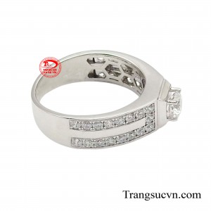 Đây có lẽ là món đồ trang sức giúp các anh thêm tự tin để khẳng định mình trước những người xung quanh.