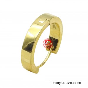 Với chất liệu vàng 18k không chỉ mang đến độ bền cao mà còn tạo nên ánh vàng rực rỡ, thu hút mọi ánh nhìn.