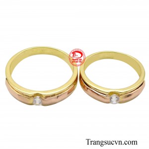 Với thiết kế đơn giản, thanh lịch nhưng vẫn mang đến vẻ đẹp lộng lẫy và phù hợp với phong cách của các cặp đôi hiện đại.