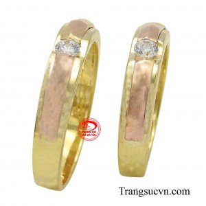 Chính vì vậy mà hôn nhân là dấu mốc quan trọng trong cuộc đời, vì vậy hãy để nhẫn cưới vàng tây kết nối lưu giữ kỷ niệm hạnh phúc và là minh chứng tình yêu cho cặp đôi.