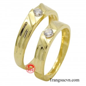 Nổi bật của cặp nhẫn chính là viên đá cz sáng lấp lánh tạo nên điểm nhấn và thu hút mọi ánh nhìn.