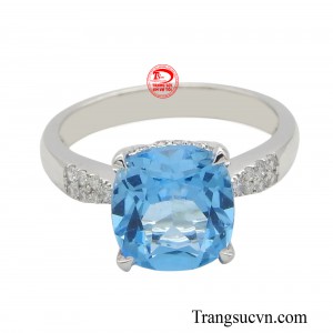 Nêú nàng diện trên mình một bộ đồ sang trọng để đi chơi, đi dạ tiệc hay đi làm thì chiếc nhẫn Topaz này góp phần không nhỏ trong cách phối đồ của bạn.