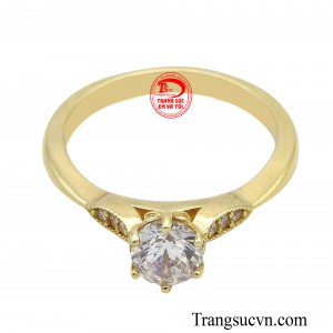 Chiếc nhẫn này giúp nàng phối hợp với nhiều phong cách khác nhau từ trang phục công sở đến trang phục dạo phố.