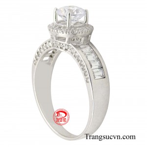 Nhẫn nữ vàng trắng 10k là món phụ kiện tạo điểm nhấn hoàn hảo mà bất kì cô nàng nào cũng nên sở hữu cho bộ sưu tập trang sức của riêng mình.