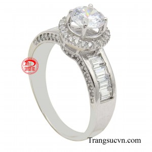 Đây sẽ là món trang sức hoàn hảo dành cho những chị em yêu thích phong cách thời thượng, hiện đại.