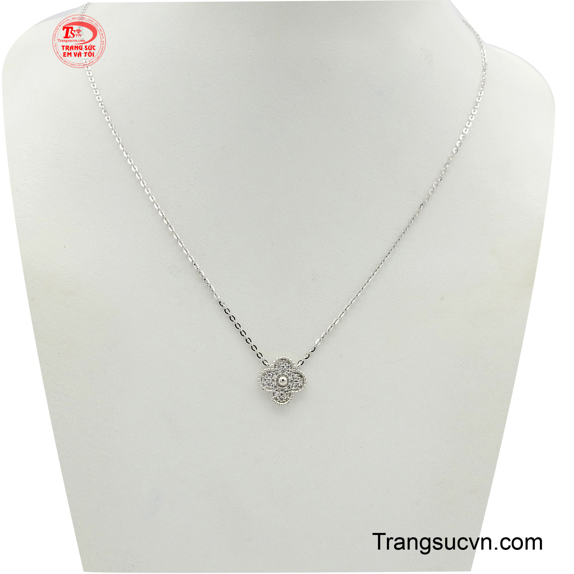Dây nữ liền mặt cỏ bốn lá mang ý nghĩa của tình yêu đẹp, vẹn toàn hạnh phúc và viên mãn cũng như mang lại may mắn sức khỏe cho người sở hữu.