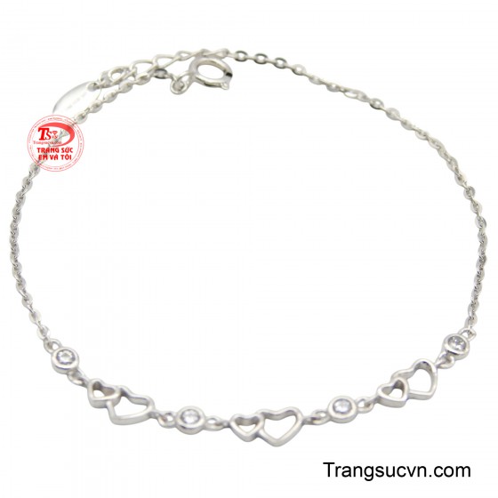 Lắc tay trái tim thổn thức