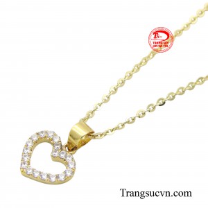 Hãy đến với chúng tôi để sở hữu ngay mặt dây vàng trái tim chữ thiết kế và trao đi lời hứa về một tình yêu vĩnh cửu. 