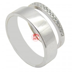 Cặp nhẫn cưới chính là kỉ vật được gắn liền với các cặp đôi trong ngày trọng đại của cuộc đời mình.