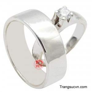 Cặp nhẫn cưới chính là món quà chúc phúc , mang lại sự gắn kết bền chặt cho những cặp đôi trong ngàu trọng đại của mình.