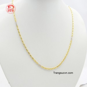 Vàng đảm bảo chất lượng 10k co thể kết hợp với nhiều mặt dây khác nhau.