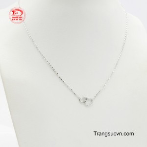 Nó thể hiện sự tinh tế, sự trọn vẹn và sự đẹp đẽ của người phụ nữ.