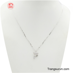 Dây nữ liền mặt hồ ly được chế tác trên chất liệu vàng 10K giúp dây chuyền toát lên vẻ đẹp sang trọng và hiện đại.