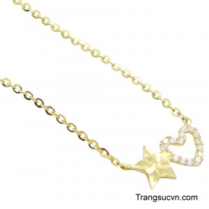 Sở hữu chiếc dây chuyền liền mặt này sẽ giúp gương mặt nàng trở nên tươi sáng như những vì sao lấp lánh.