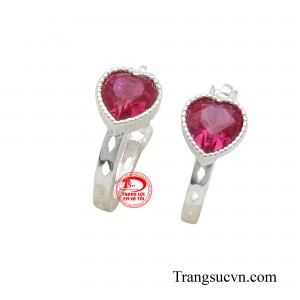 đơn giản này giúp mang lại cảm giác thoải mái cho bé khi đeo.